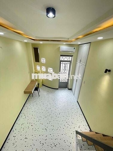 căn hộ duplex ban công mới full nội thất