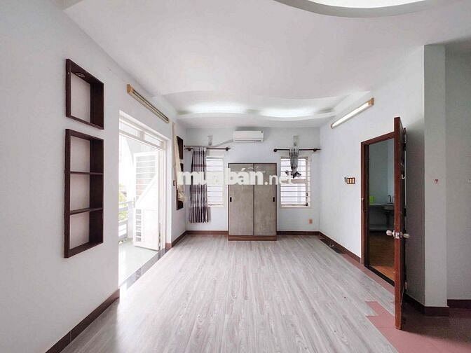 PHÒNG TÁCH BẾP BAN CÔNG SIÊU RỘNG Q8 - GẦN STU, UEH, PARCMALL