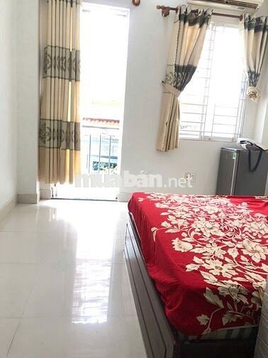 SANG NHƯỢNG CĂN HỘ DV FULL NT 4,5TR CÓ BAN CÔNG CỬA SỔ