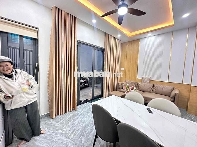 NGAY SÂN BAY TÂN SƠN NHẤT - KHU VIPP LÊ VĂN SỸ - 3 BƯỚC RA MẶT TIỀN