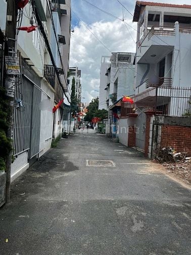 Bân nhà dt 97m2 đúc 2 tầng đường số 28 gần bờ kênh TL GV giá 12ty800