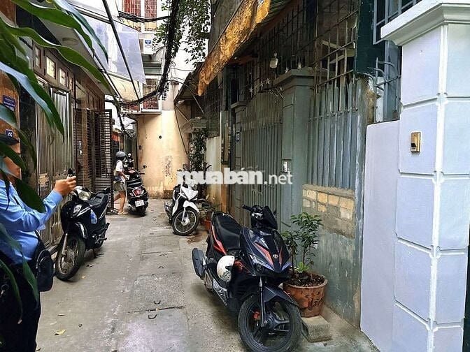 Cầu giấy 79m× 5 tầng × mt 4.3m, 6 ngủ