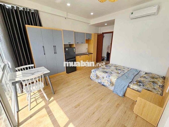 Trống Sẵn Phòng 40m2 Ban Công Ngay Bùi Đình Tuý Gần UEF Hutech GTVT