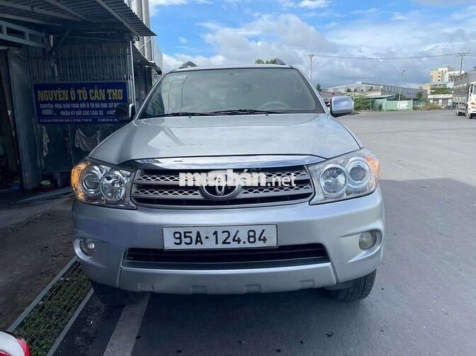 Fortuner máy dầu đk 2010