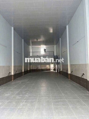 Cho thuê kho 120m2 đường rộng 8m gần bìgc go dĩ an