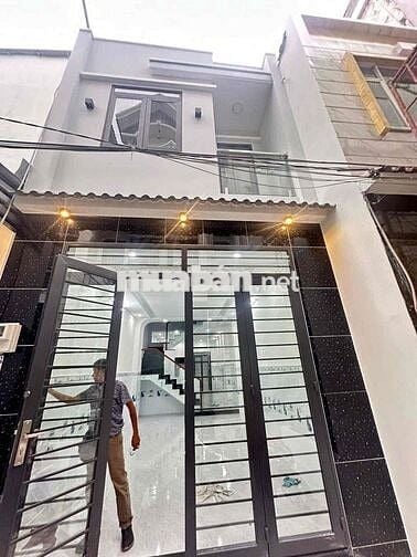 nhà mới 💯 1 trệt 1 lầu 2 phòng ngủ 2wc, hẻm 413 Lê Văn Quới Bình Tân