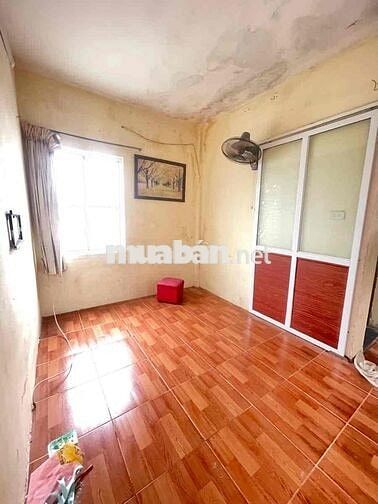 Giá đầu tư - Chỉ 3,2 tỷ căn hộ tập thể 35/65m2 nhà nguyên bản 3 p ngủ