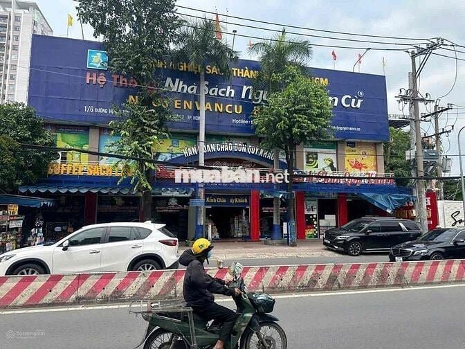 cho thuê nhà mặt tiền Huỳnh Tấn Phát 30x50 giá 400 tr
