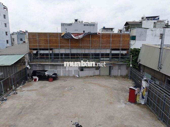 cho thuê mặt bằng mặt tiền Nguyễn Văn Linh 1.300m2 giá 200 tr
