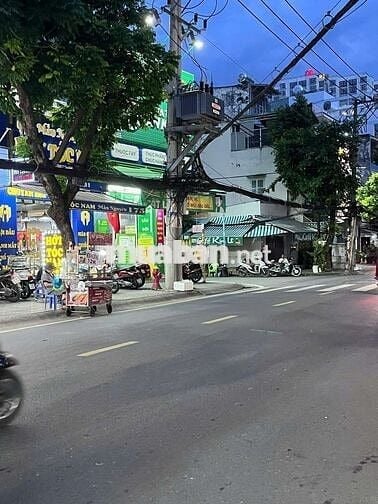 Kẹt tiền cần bán gấp căn nhà thuộc đường âu dương lân p3 q8 hẻm rộng