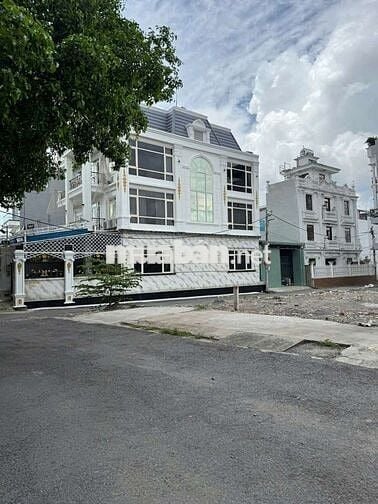 Cho thuê nguyên căn 4pn , hẻm xe hơi, Hà Huy Giáp, P Thới An ,Quận 12