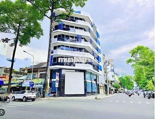 Tòa nhà mới xây góc 2 MT Nguyễn Chí Thanh góc Nguyễn Kim Quận 10.