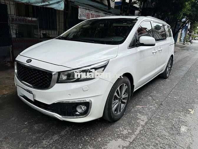 Kia Sedona 2018 2.2 DATH - 100000 km