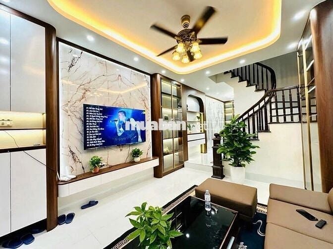 BÁN NHÀ - VĂN QUÁN - Ô TÔ Lùi cửa - sổ nở hậu