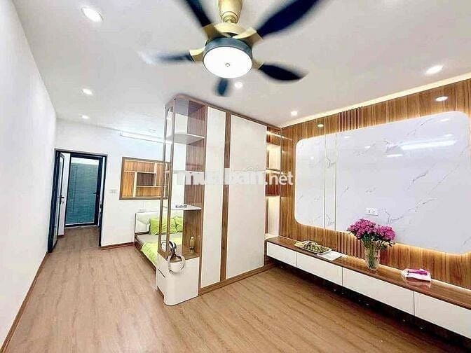 Bán căn tập thể phố Tân Mai nhà đẹp 2 thoáng ở ngay 7 tầng 1 giá 2.95