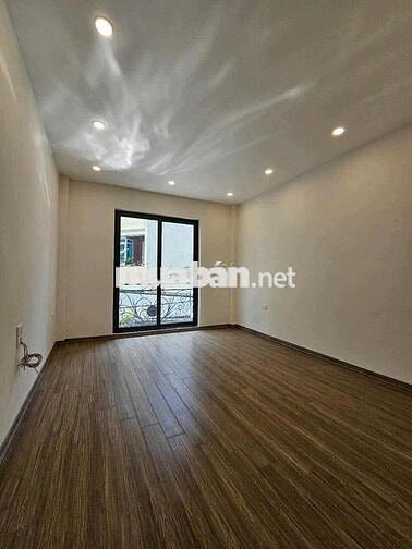 Bán nhà C4 Cổ Nhuế DT 35m2 xung quanh nhiều tiện ích và hiếm giá 3 tỷ