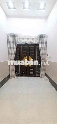 Nhà nguyên căn hẻm Cao Đạt P.1 Q.5 mới đẹp, có nội thất, 14 triệu/th