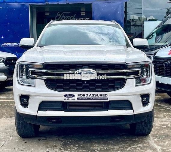 Everest Ambient 2024 Xe Bán Tại Hãng Ford Cam Kết