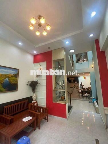 Cho thuê nhà Nguyên Căn Trương Đăng Quế Gần Chợ Hoàng Hoa Thám