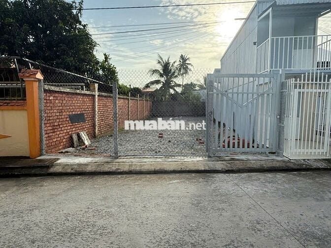 Bán đất mặt tiền DT :147.7m2 có thổ cư tại đường Thiên Hộ Dương