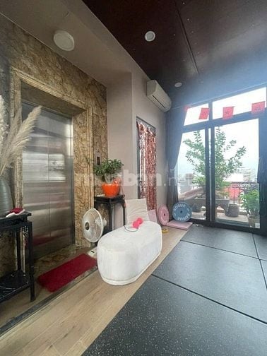 Bán nhà Phạm Tuấn Tài, 5 tầng, thang máy, phân lô, ô tô tránh. 22 tỷ
