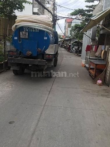 Nhà cấp 4 hẻm xe hơi gần ngã tư Nguyễn Thị Thập Quận 7. 6,4*20 hơn 8 t