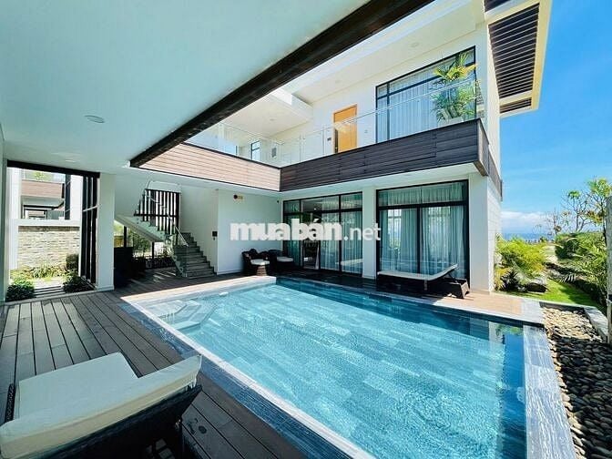 CHO THUÊ VILLA 4 PHÒNG NGỦ ĐẸP CÓ HỒI BƠI KHU WYNDHAM GRAND CAM RANH