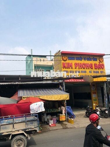 Cho thuê nhà 5x20 mặt tiền Phan Văn Hớn, nằm giữa chợ Đại Hải, XTT, HM