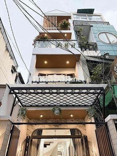 Bán nhà hẻm 5m, DTSD 200m 4 tầng 4PN Phan Đình Phùng Phú Nhuận