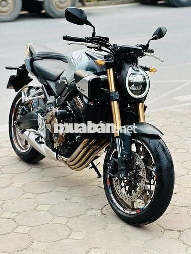 Mạnh Hà Motor bán CB650R 2025 eclutch 800km mới
