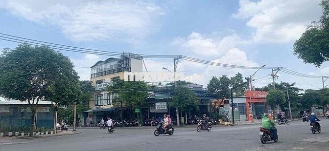 bán gấp nhà MTKD Chế Lan Viên. ngan 8.5. nở hậu gấp đôi