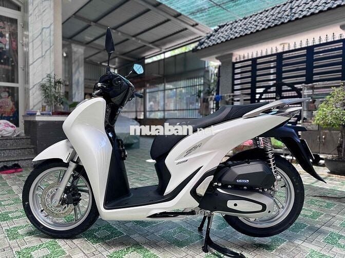 SH 160 ABS Trắng Đen 2025 odo 39km Mới 99.99%