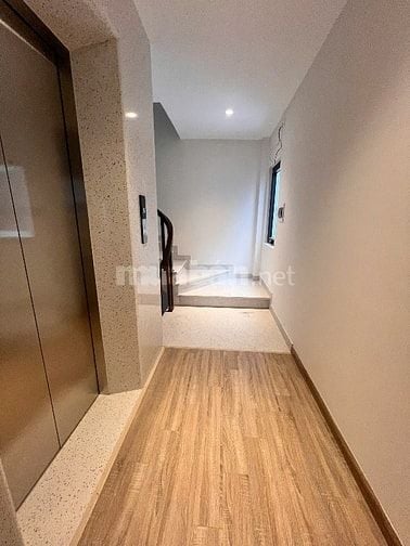 CC cần bán nhà riêng tại Tư Đình, 45m2, 8 tầng thang máy. Giá 