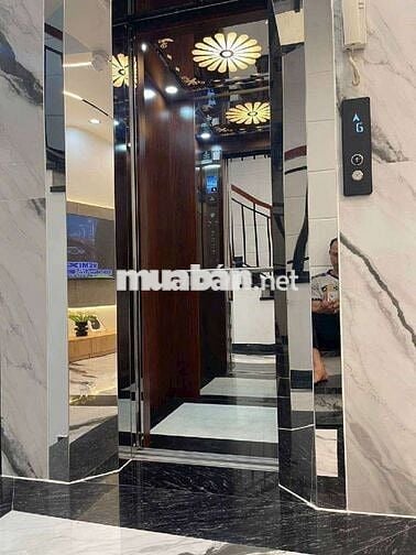 Xe Hơi Ngủ Trong Nhà 4 Tầng Thang máy