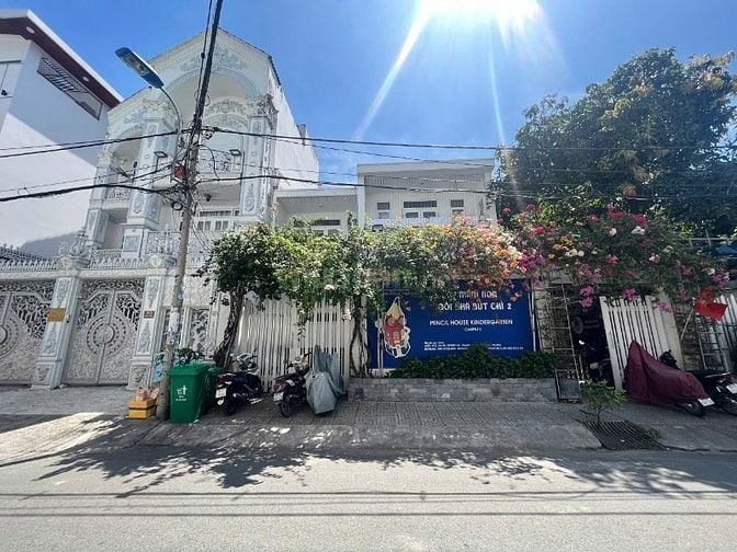 Mua Đất tặng Biệt thự, MT Bình Phú, DT 8x16, Sẵn Hầm + 2 Tầng, 16.8 tỷ
