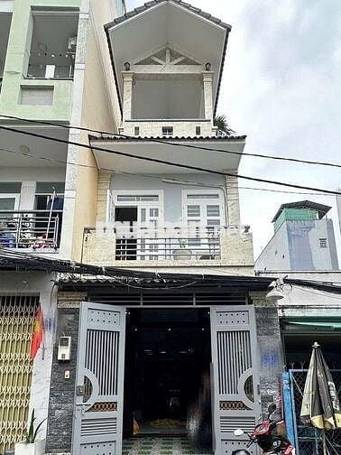 Nhà hẻm xe tải, gần chợ Tân Hương, nhà sát mặt tiền lớn, 4PN, 3 tầng