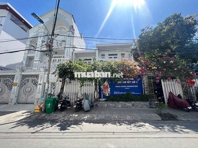Mua Đất tặng Biệt thự, MT Bình Phú, DT 8x16, Sẵn Hầm + 2 Tầng, 16.8 tỷ