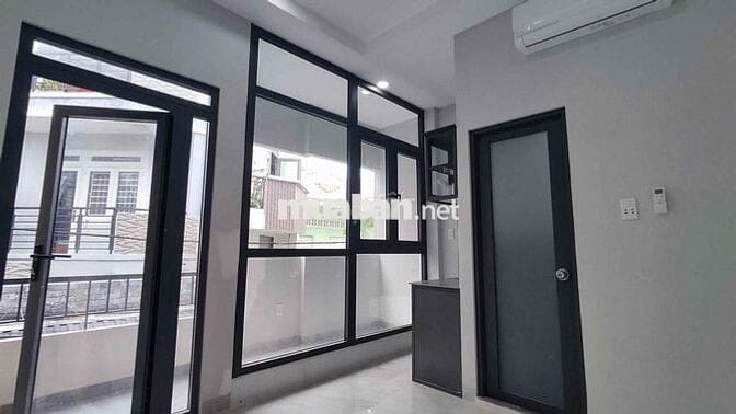 Căn hộ mini mới xây có ban công lớn gần cầu Chữ Y, Chánh Hưng
