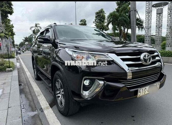 Toyota Fortuner 2017 2.4G 4x2 - máy dầu số sàn gia