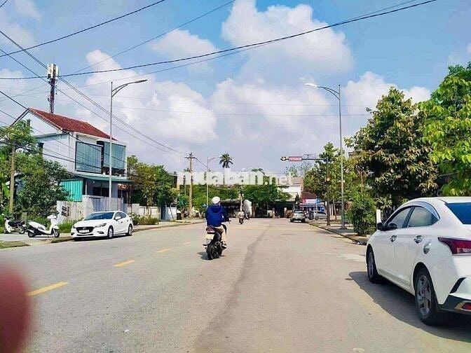 ĐẤT MẶT TIỀN ĐỒNG KHỞI Chỉ 4,x tỷ  60m2 ĐƯỜNG 26m gần Bùi Thị  Xuân