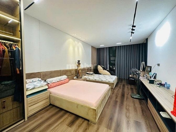 Xuân Thủy 65m2*7T, 3 thoáng, cách phố 50m, thuê 60tr/th, đủ PCCC 14 tỷ
