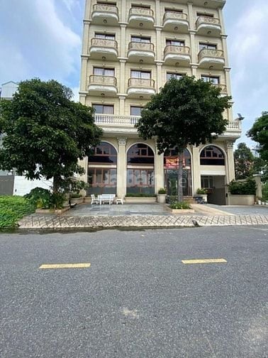 Bán toà nhà MT Phan Bá Vành, Quận 2, 288m2 đất, 1 hầm + 7 tầng