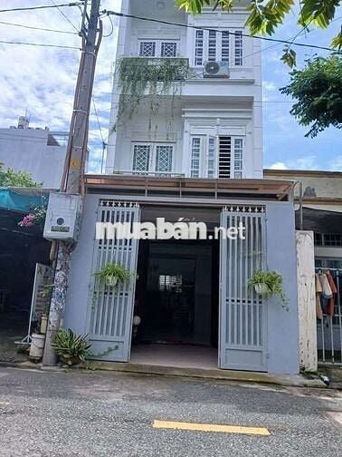 Nhà mới y hình vi trí thông thoáng 4pn 5wc   sân ôtô, dg xe tải