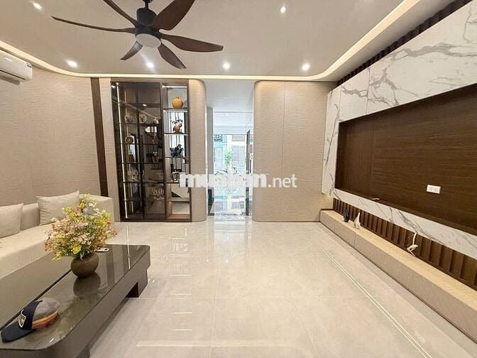 HÀNG ĐẸP TÂN MAI- 34mx4T,vị trí đắc địa,cho thuê 20tr giá chỉ hơn 6 tỷ