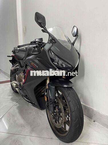 CBR650r 2020 giá sinh viên