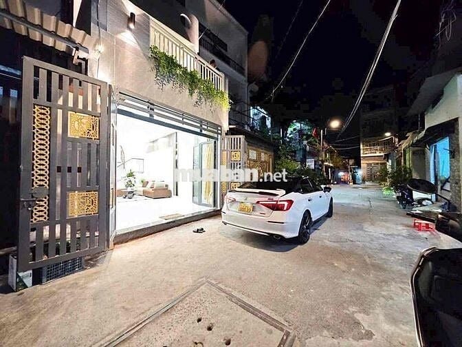 Xe Hơi Đậu Trước Nhà 2 Mặt Tiền Hẻm Thông Ra Nhiều Đường