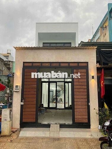 Cho Thuê Nhà Đường Tô Hiệu, Tân Phú ( 100m2 - Nhà Rộng Suốt Đẹp )