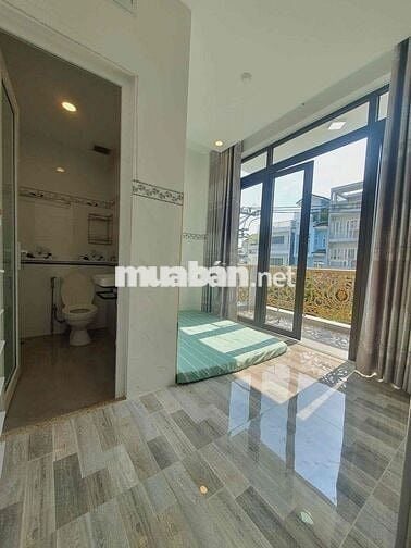 Studio cửa sổ- ban công- 1PN tách bếp 3tr3-3tr8