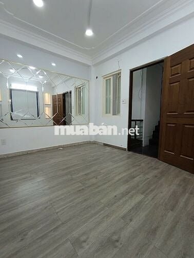 cho thuê MT gần chợ Nguyễn Văn Công, 4x15m,2 lầu, giá 22 triệu