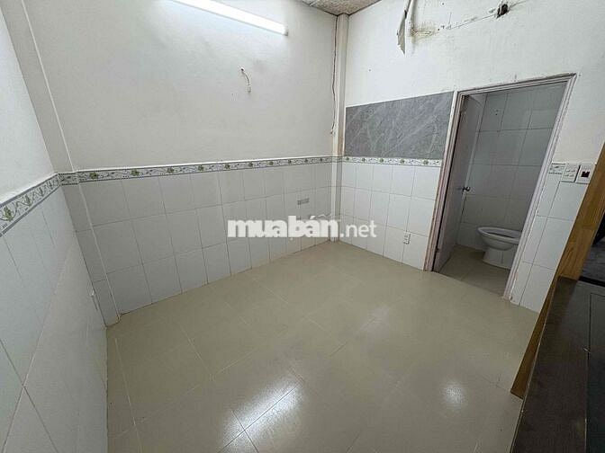 Hẻm 30 Lâm Văn Bên, 2tr8 máy lạnh mới